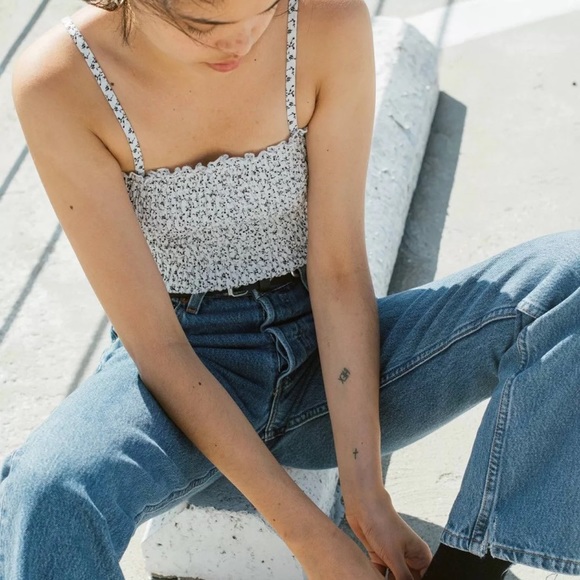 Brandy Melville Tops - Brandy melville black white floral smock tank top